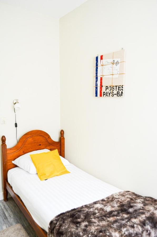 Single Room,996154918:JPEG