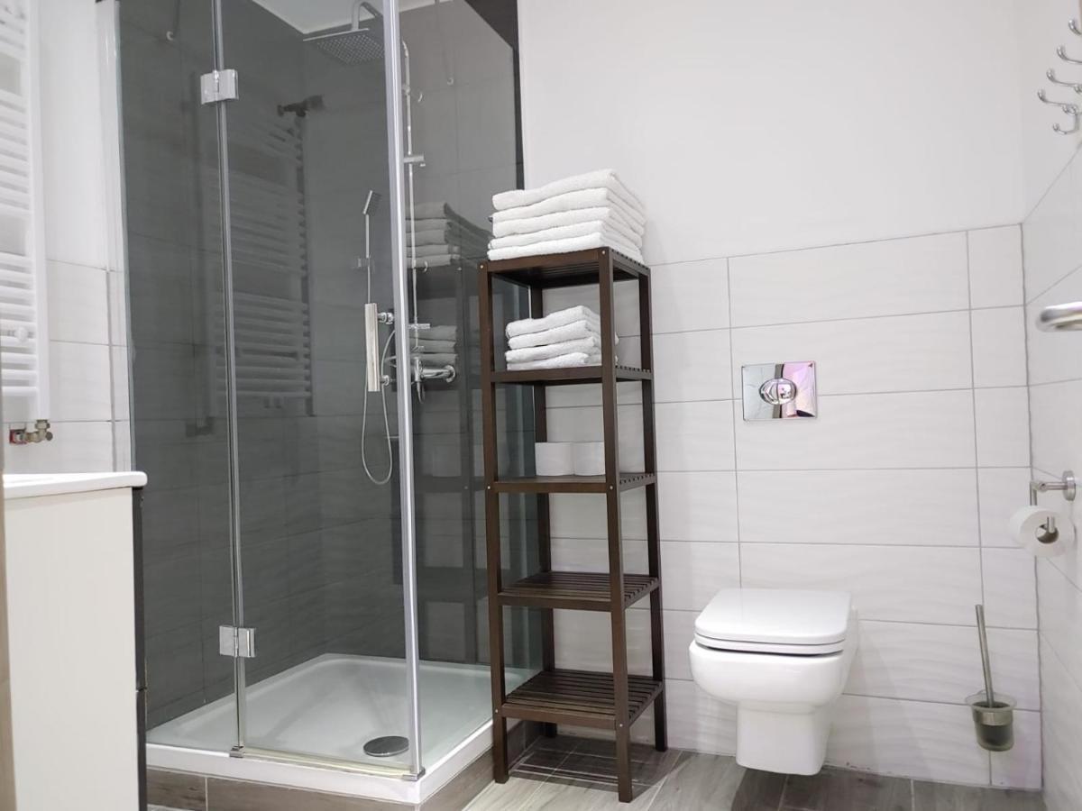 Family Room,1004680434:JPEG