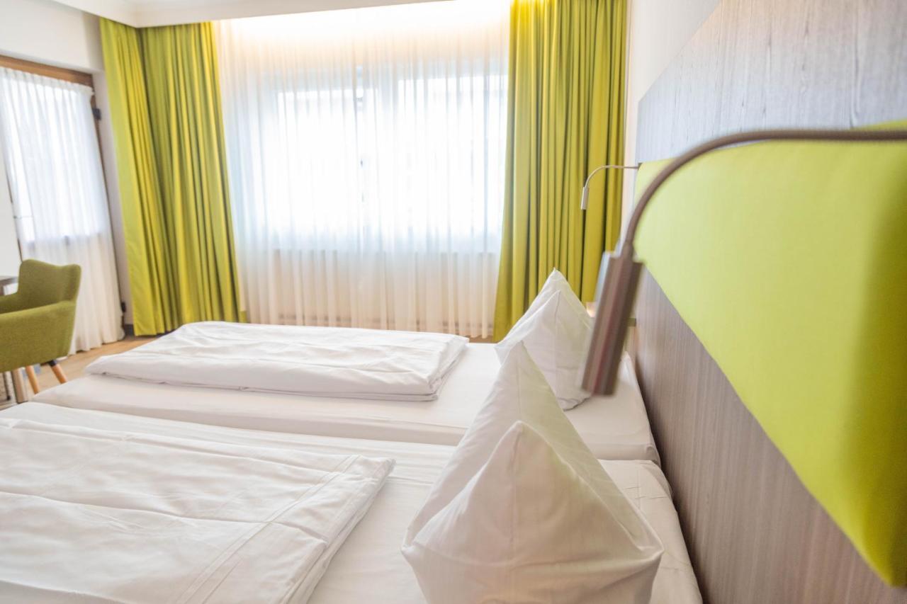Large Double Room,959315341:JPEG