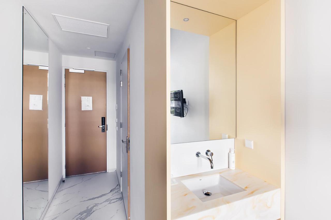 Tiny Double Room,1333896197:JPEG
