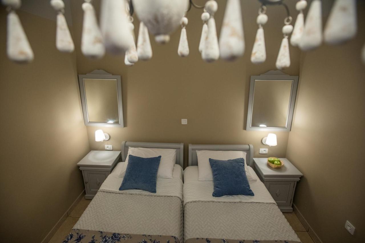 One-Bedroom Apartment,1006945522:JPEG