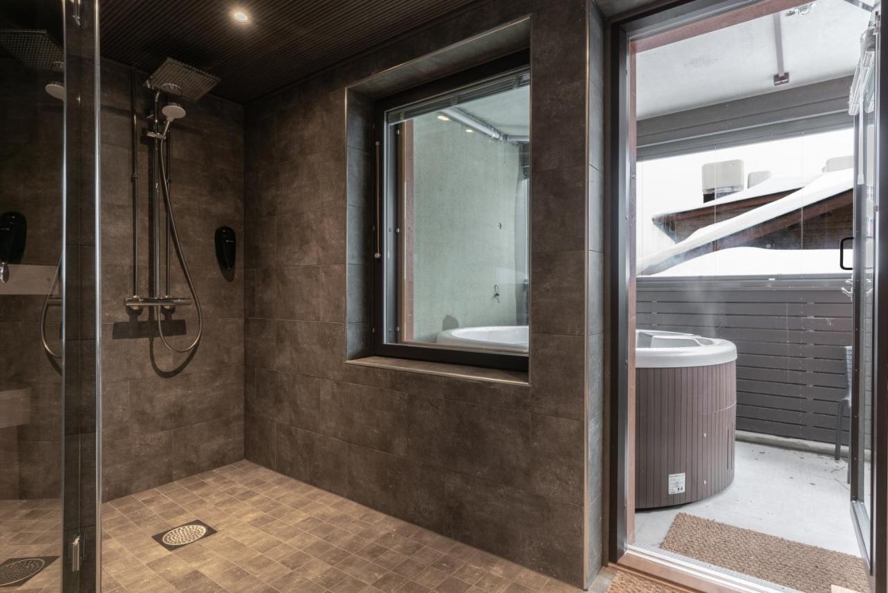 Deluxe Apartment jacuzzi