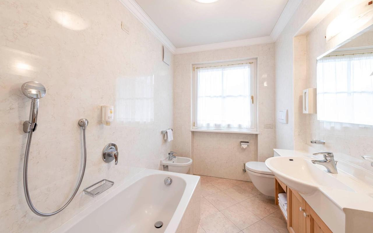 Superior Three-Bedroom Apartment,1013706694:JPEG
