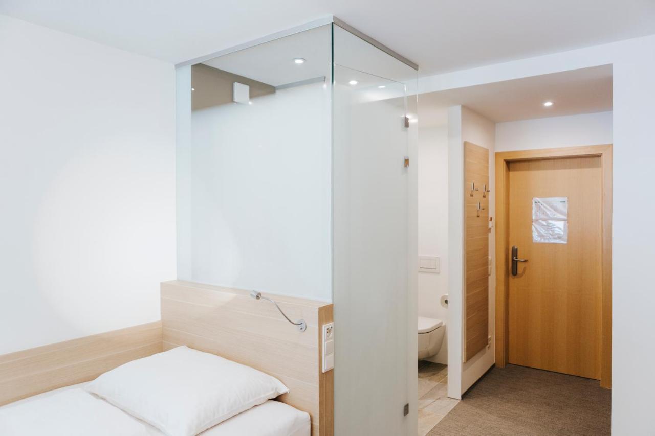 Single Room,1023229720:JPEG
