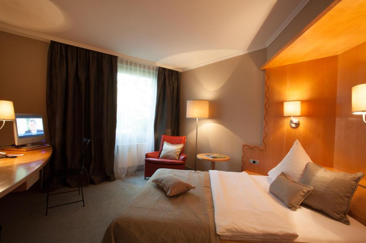 Double Room M