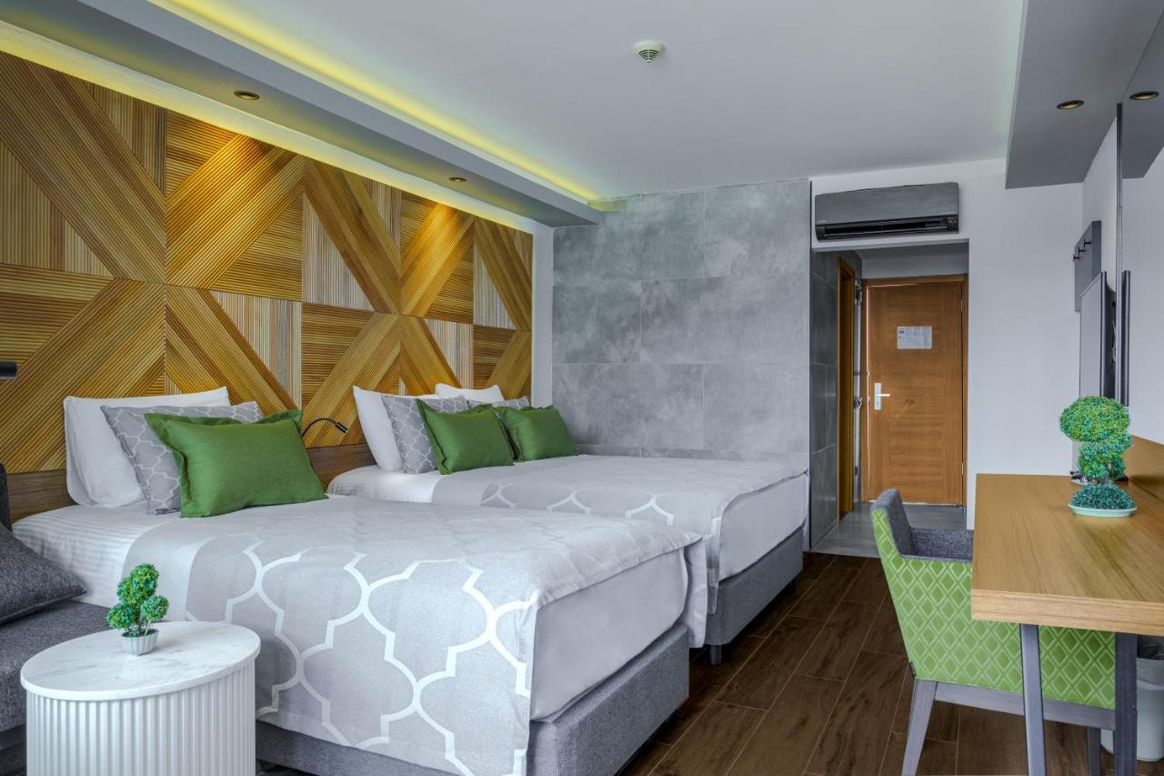 Double or Twin Room Sea View