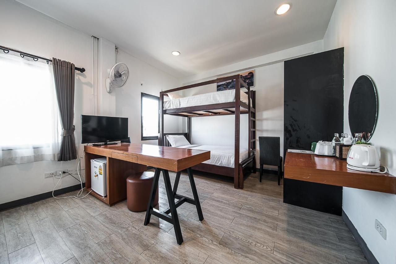 Deluxe Quadruple Room,942998941:JPEG