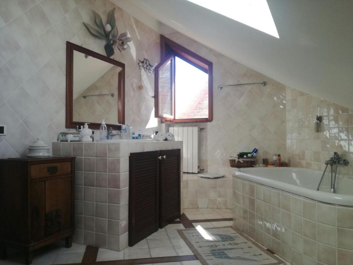 Deluxe Double Room Bath,1031789146:JPEG