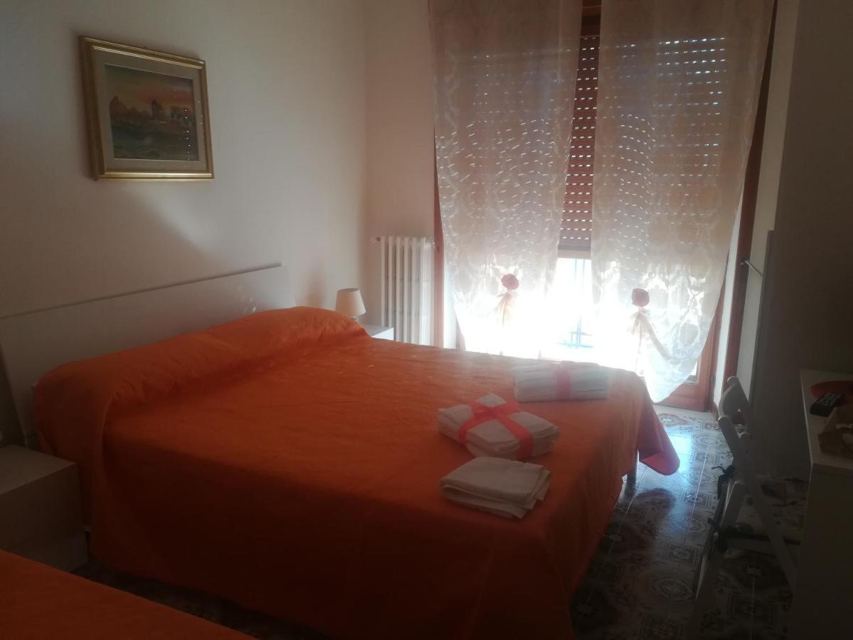 Double or Twin Room Private External Bathroom