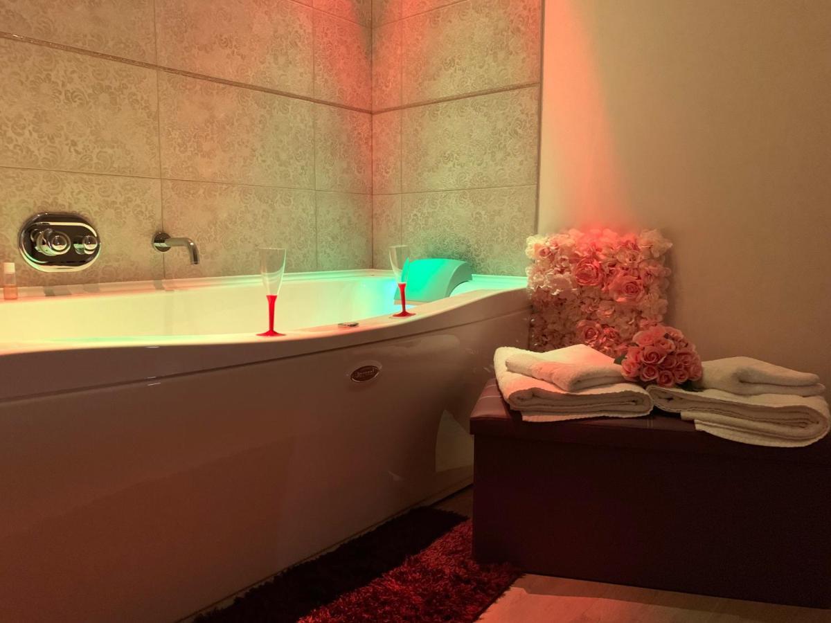 Deluxe Double Room Bath
