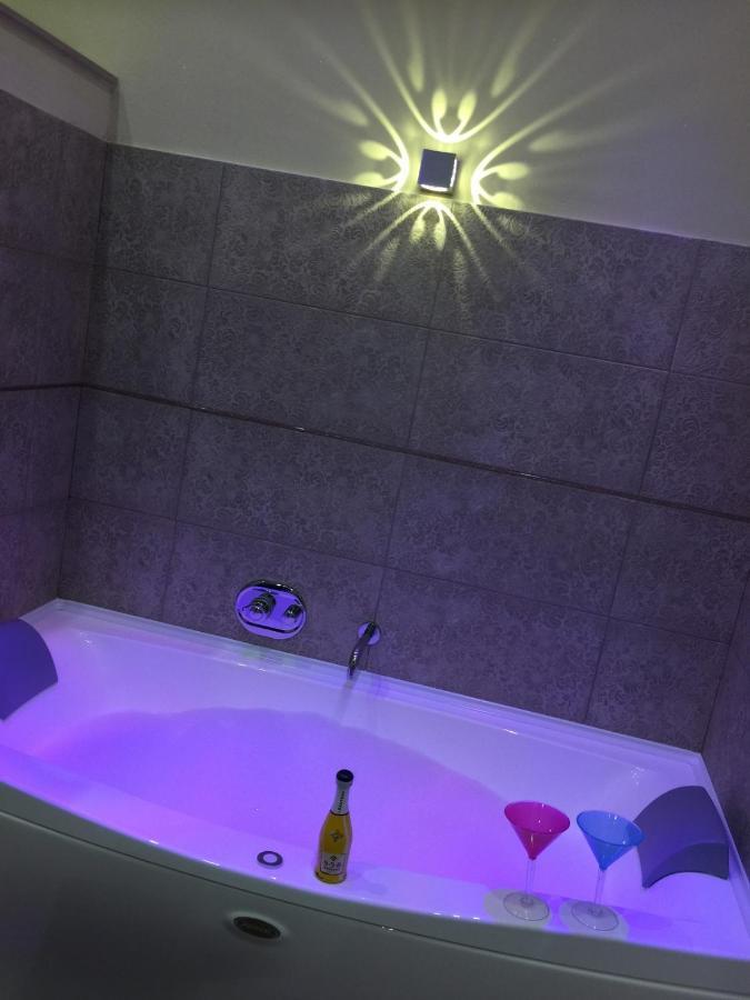 Deluxe Double Room Bath