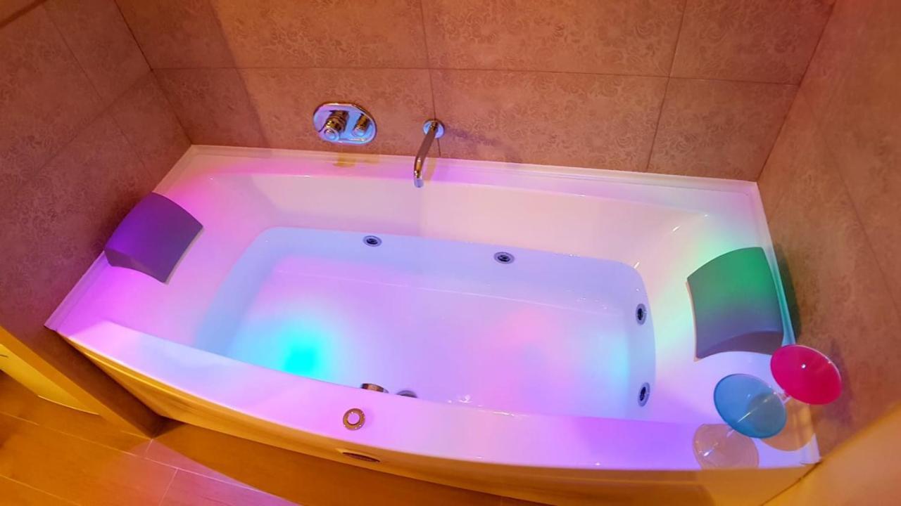Deluxe Double Room Bath