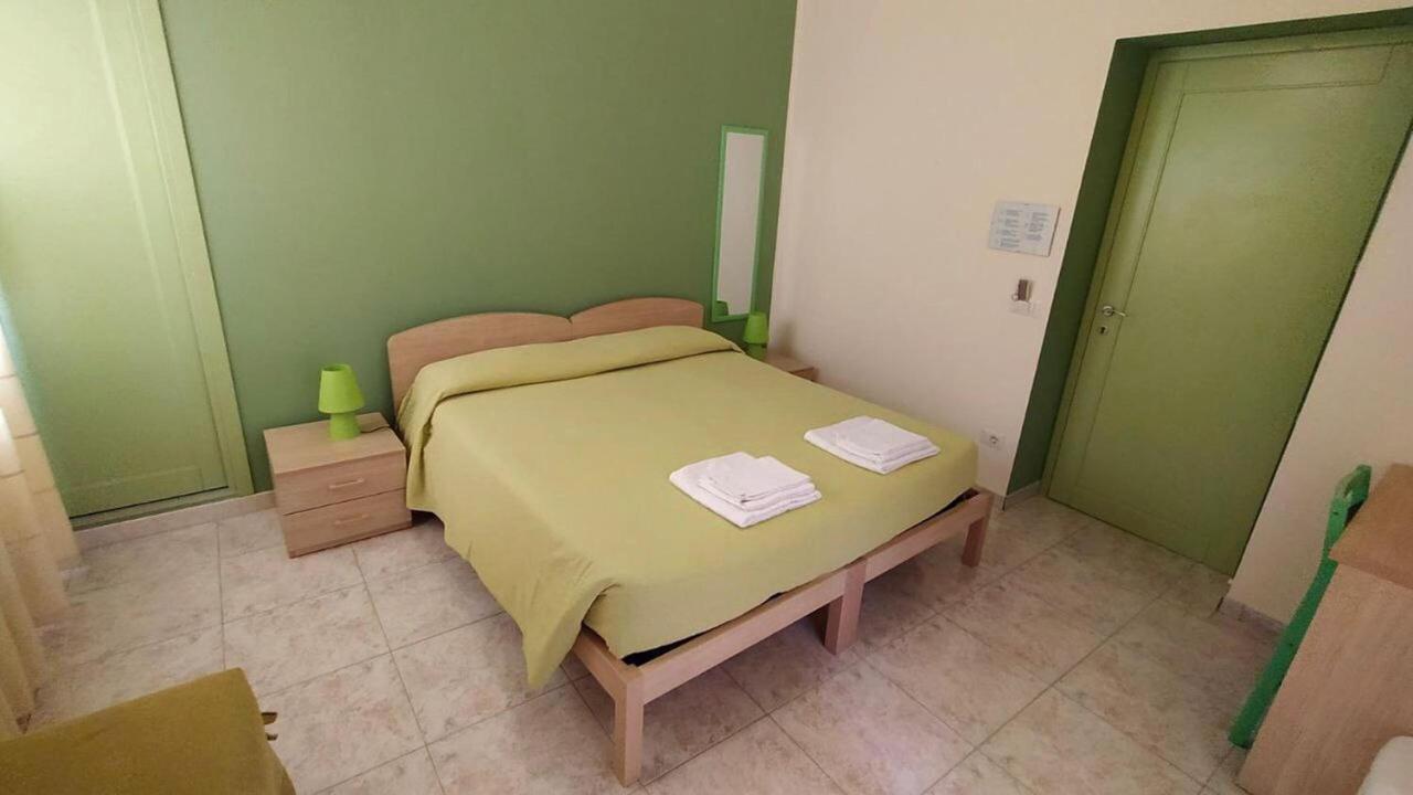 Double or Twin Room,1036036432:JPEG