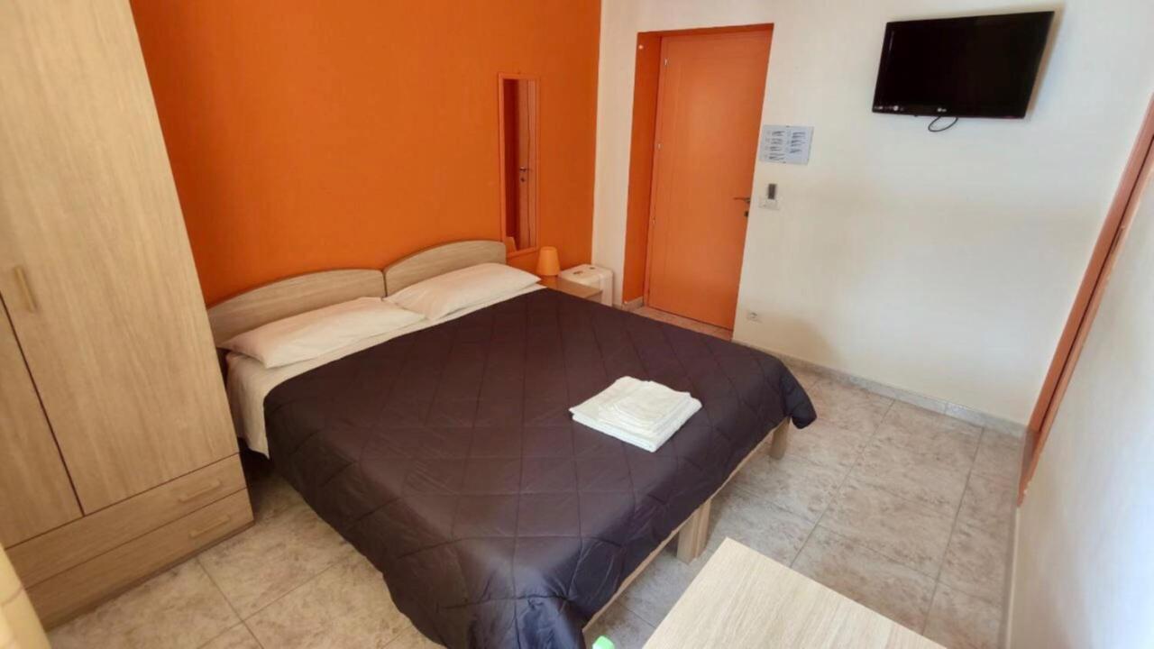 Double or Twin Room,1053505978:JPEG