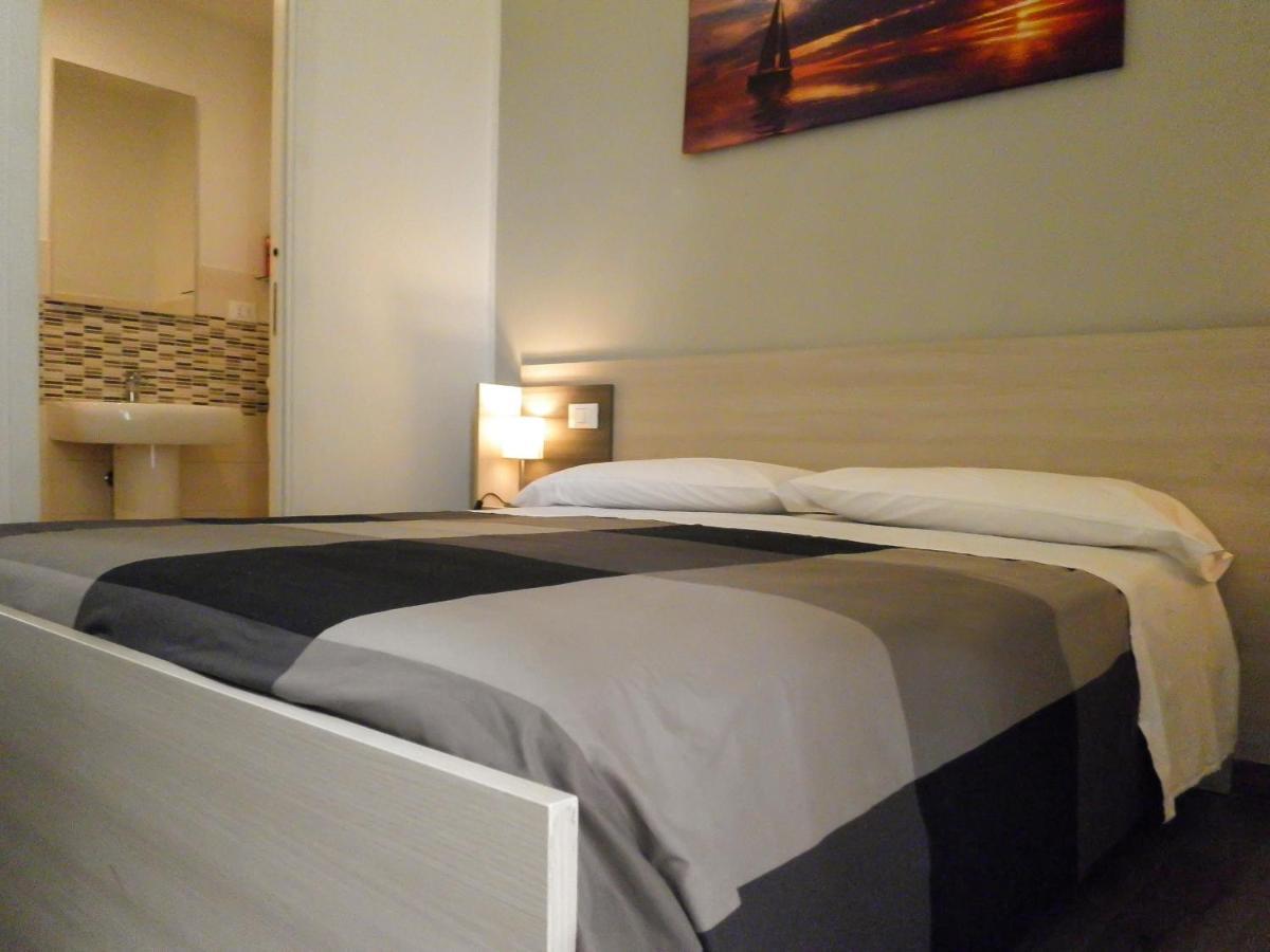 Standard Double Room,1057979278:JPEG