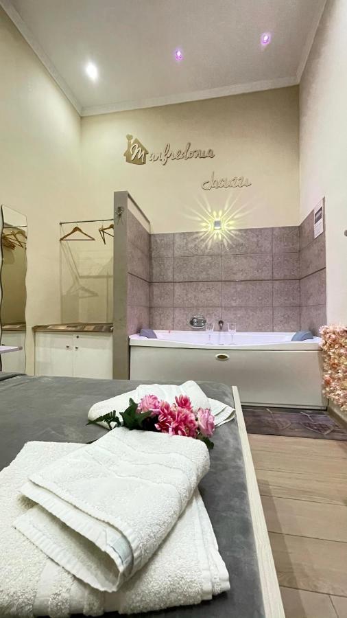 Deluxe Double Room Bath