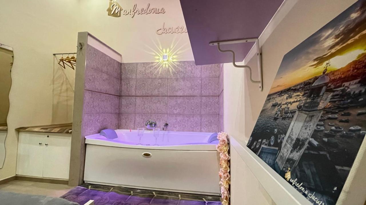 Deluxe Double Room Bath