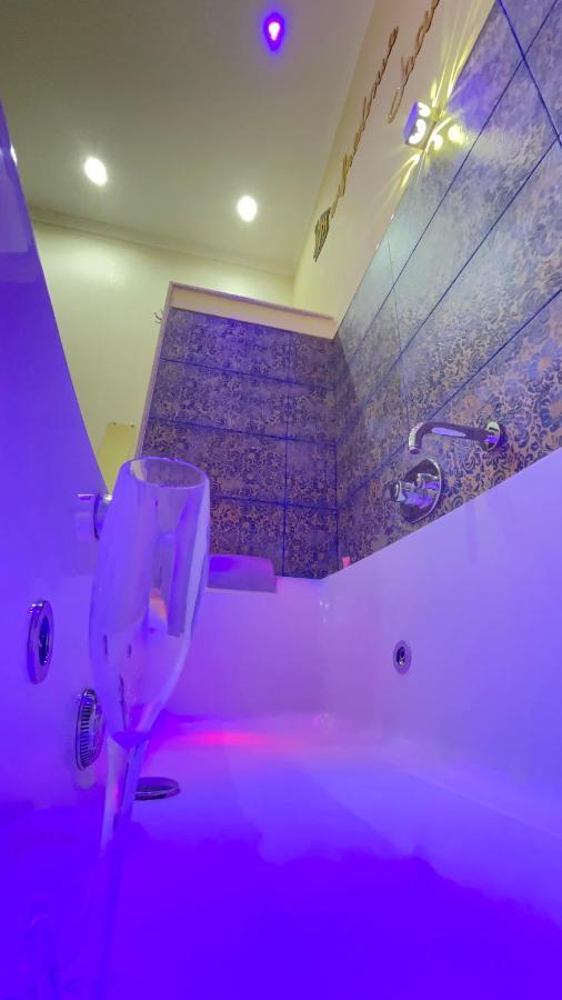 Deluxe Double Room Bath