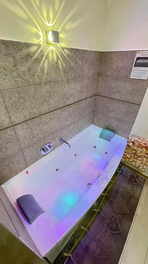 Deluxe Double Room Bath