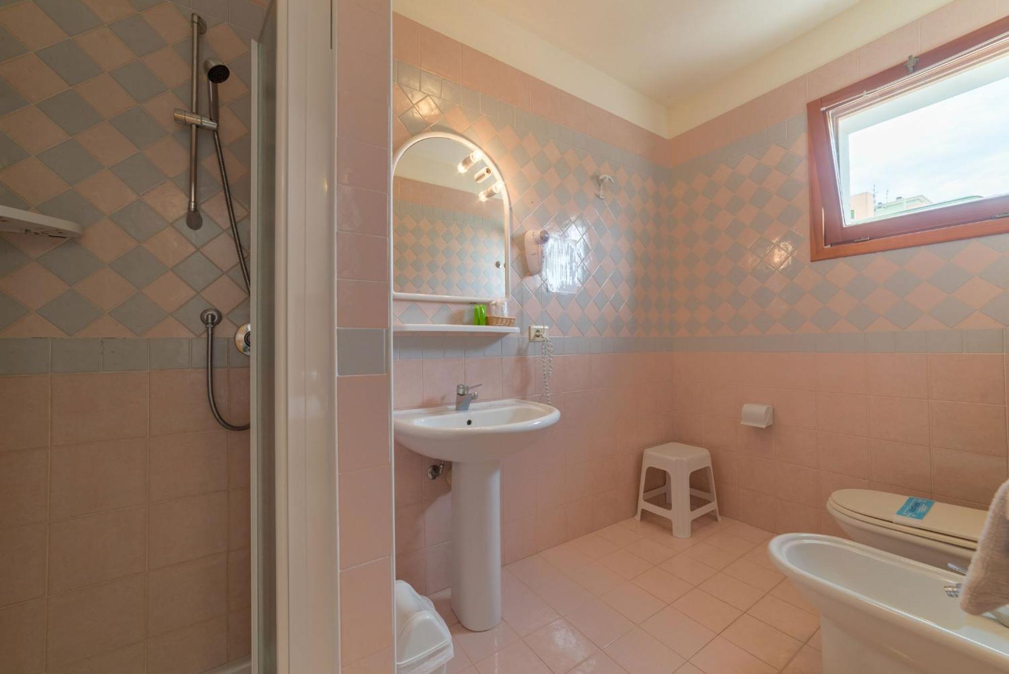 Triple Room,1086492703:JPEG