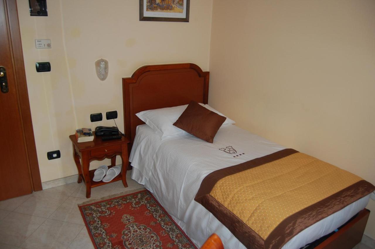 Single Room,1091800083:JPEG