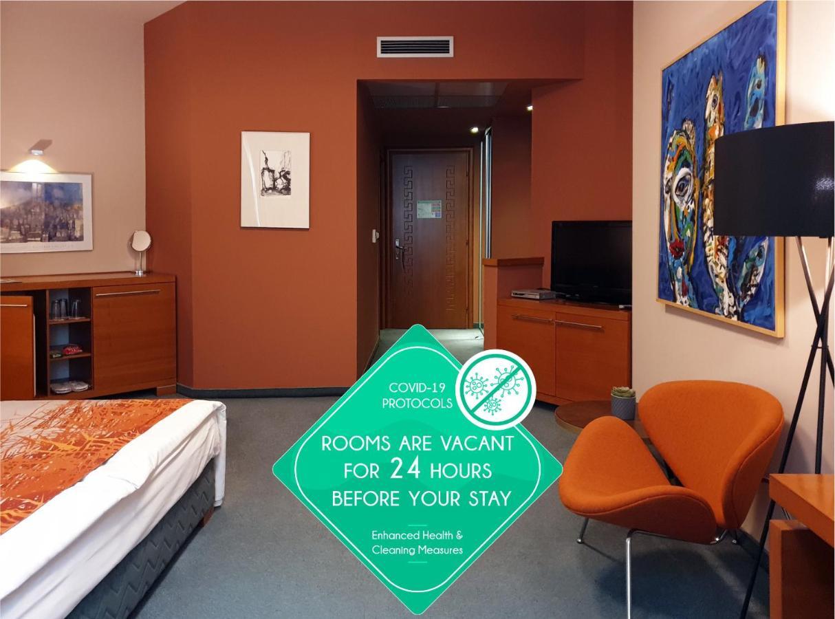 Club Room