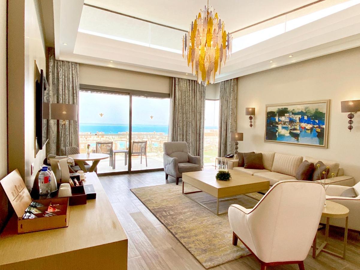 Lagoon Deluxe King Suite Sea View