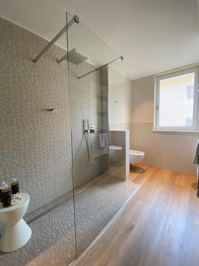Deluxe Double Room Balcony Partial Lake View