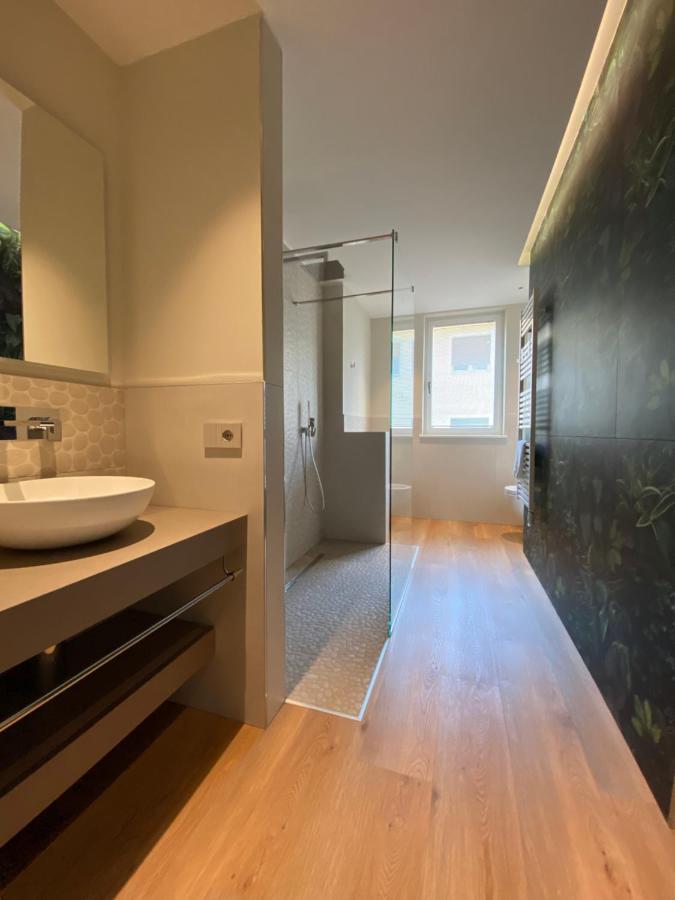 Deluxe Double Room Balcony Partial Lake View
