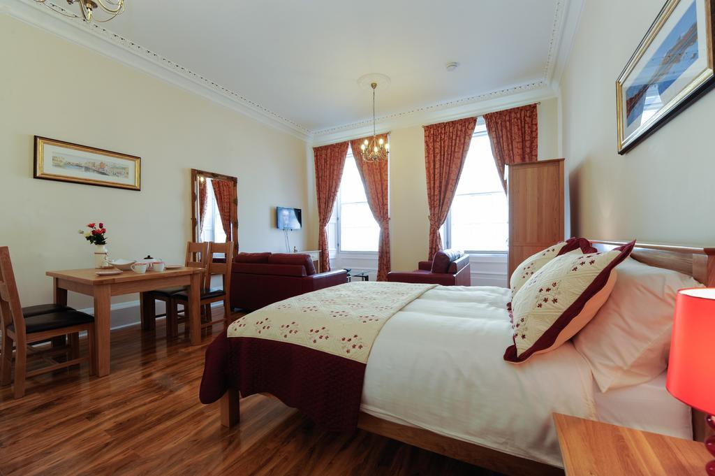 Deluxe Family Suite,689295036:JPEG