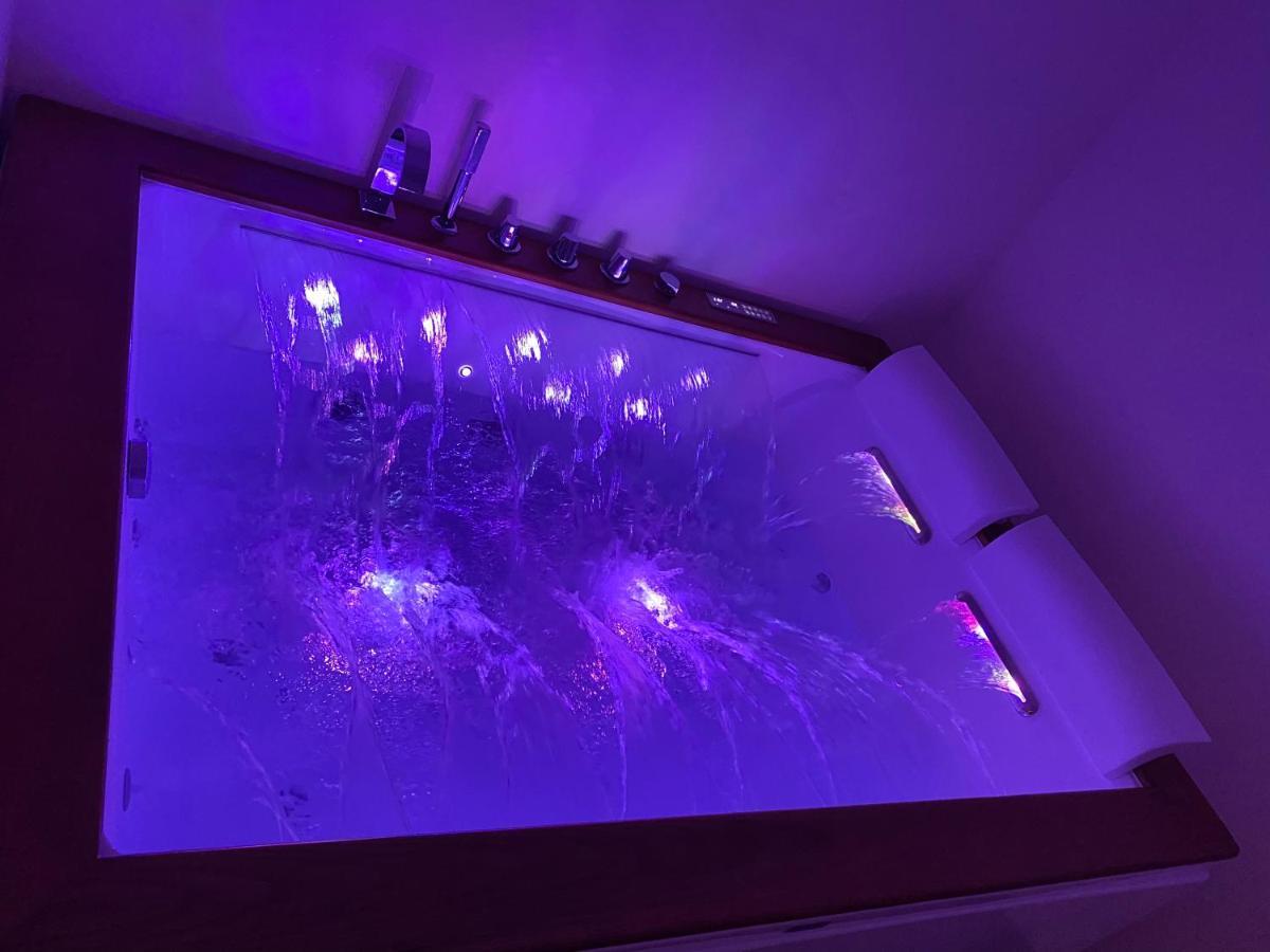 Suite Hot Tub