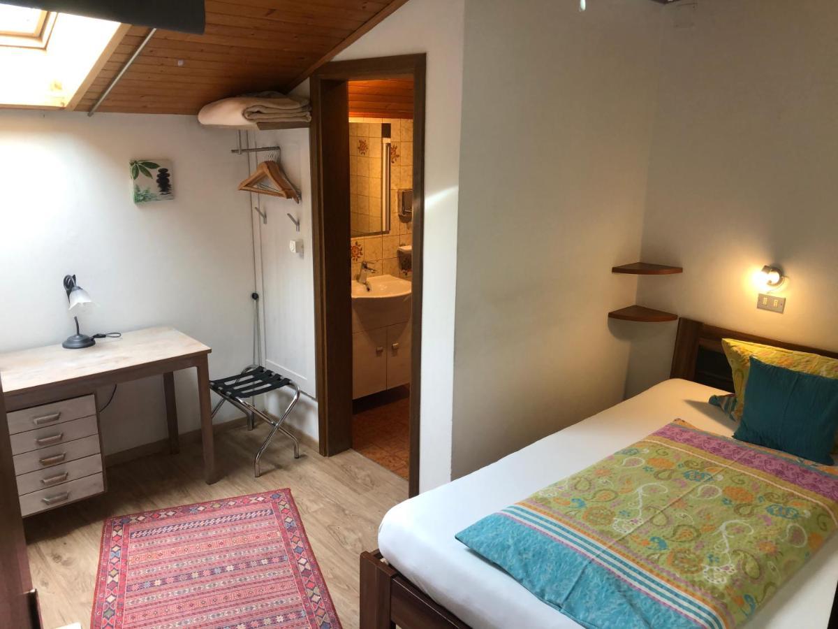 Single Room,1124004087:JPEG