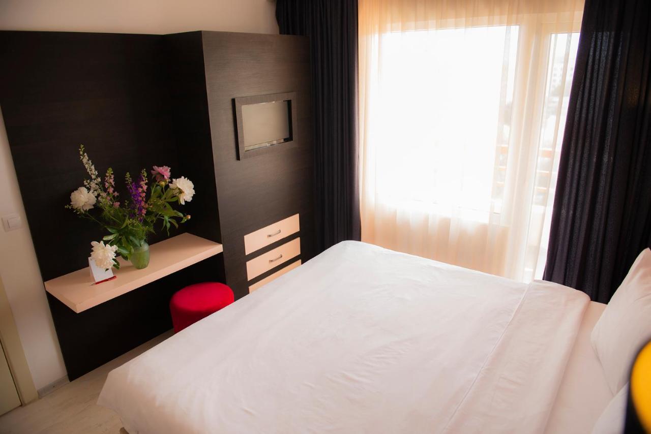 One-Bedroom Apartment,1124869374:JPEG
