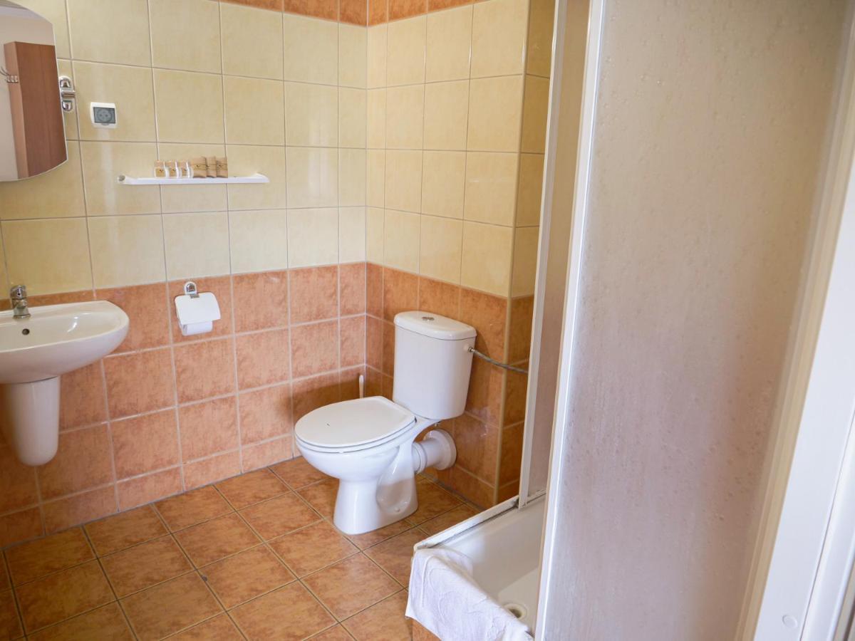Economy Single Room