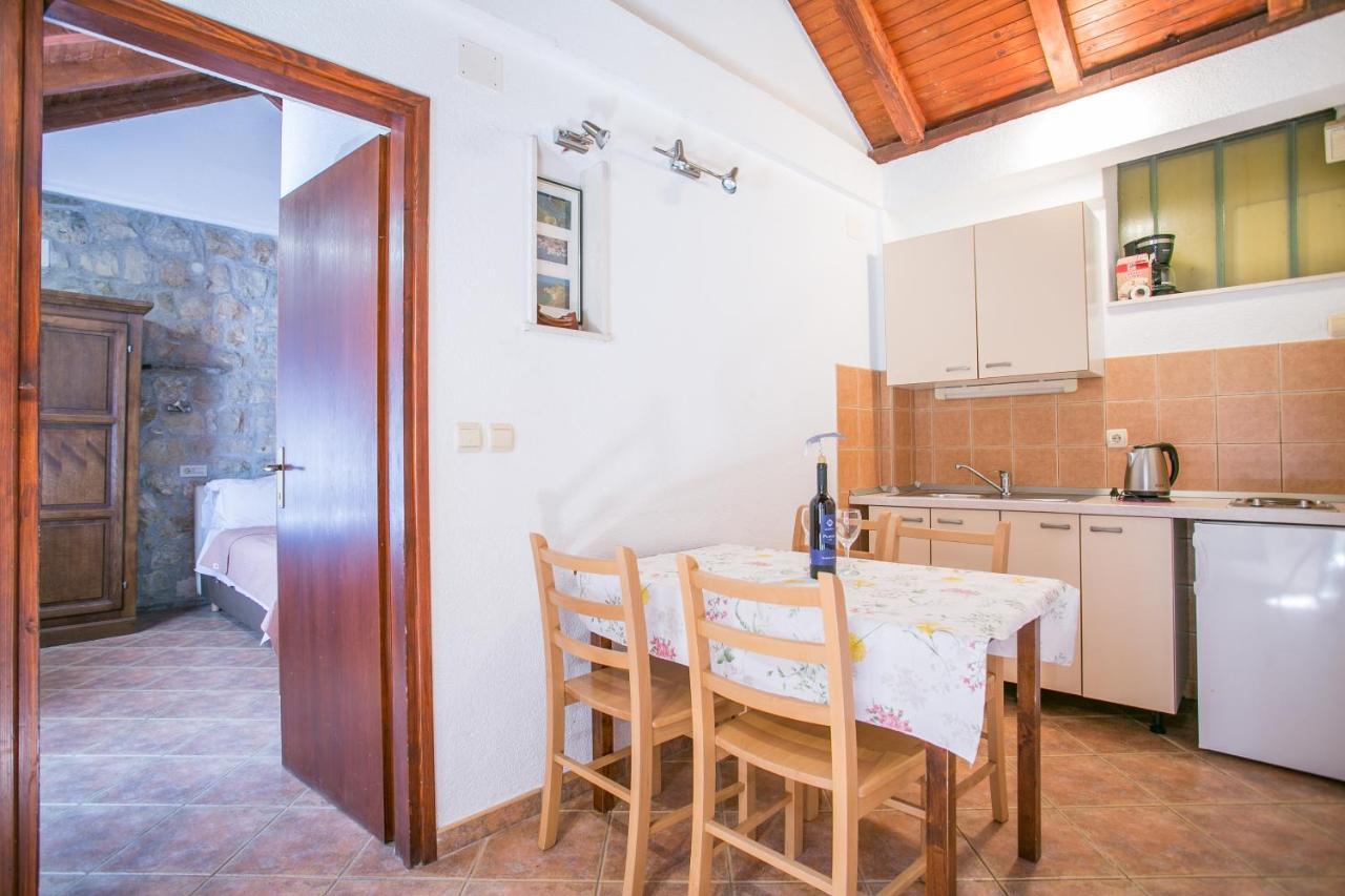 Two-Bedroom Apartment,1137021652:JPEG