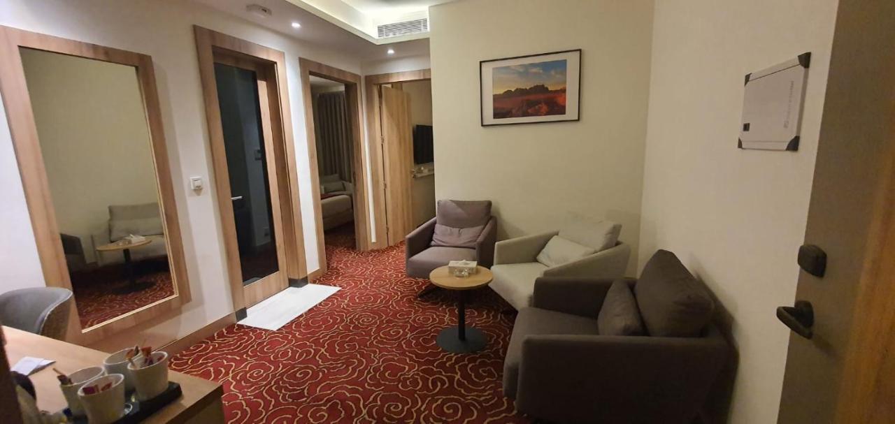 Deluxe Family Suite