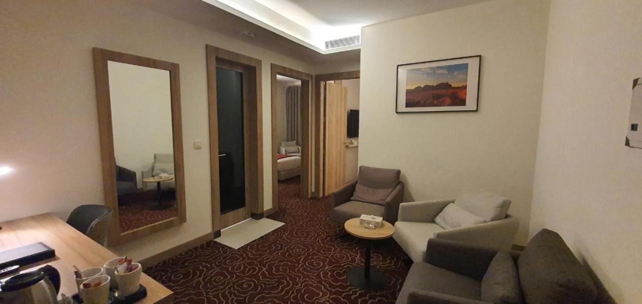 Deluxe Family Suite