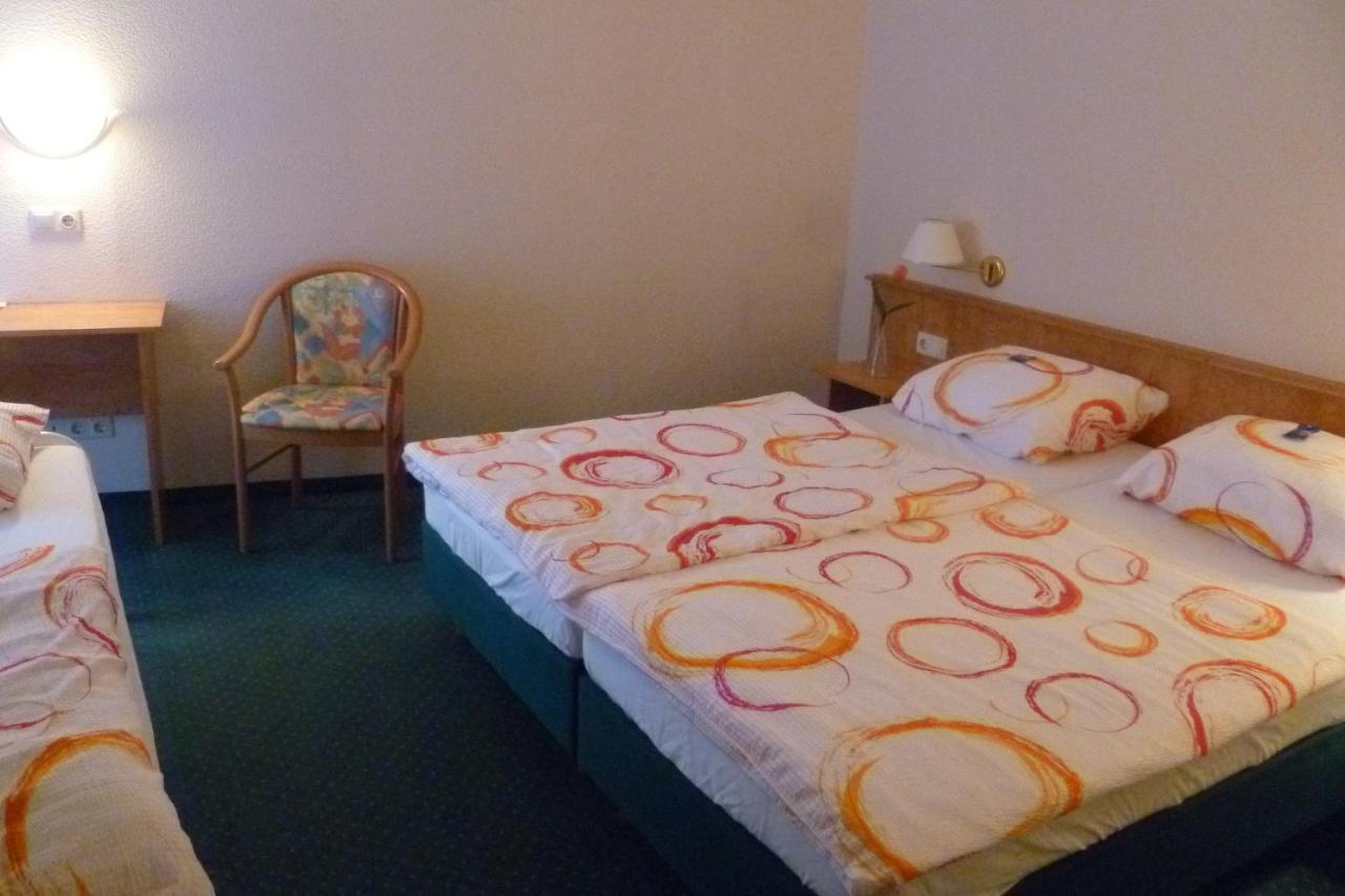 Basic Triple Room