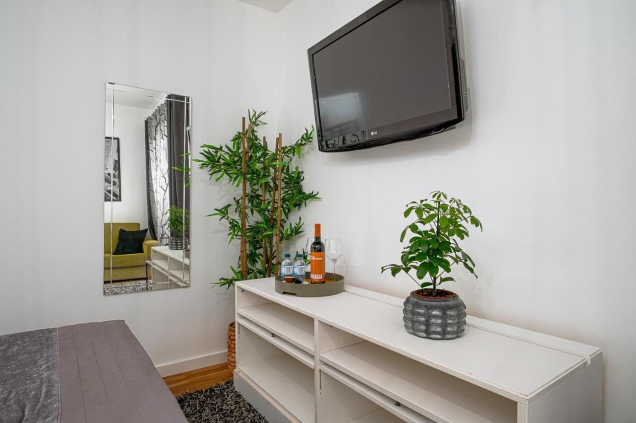 Double Room Shared Toilet