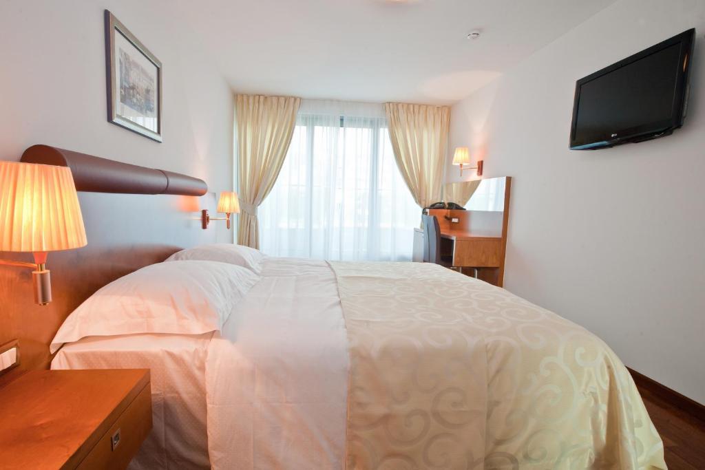 Twin Room,49880649:JPEG