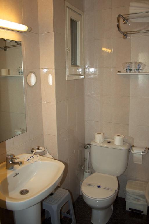 Single Room,1682933479:JPEG
