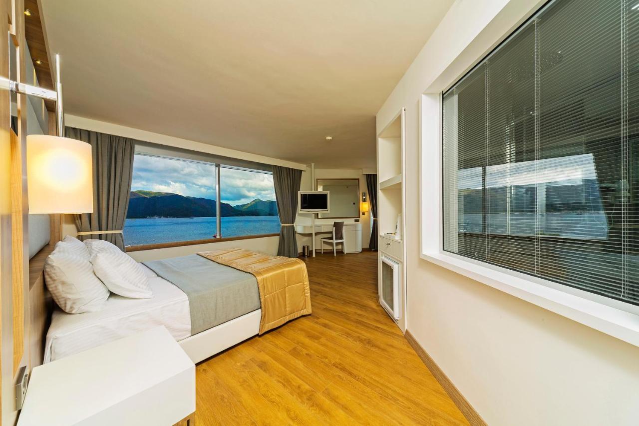 Corner Suite