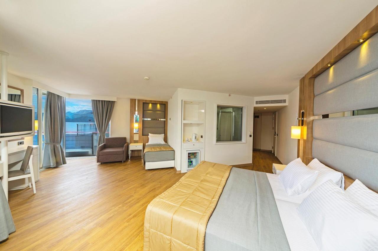 Corner Suite