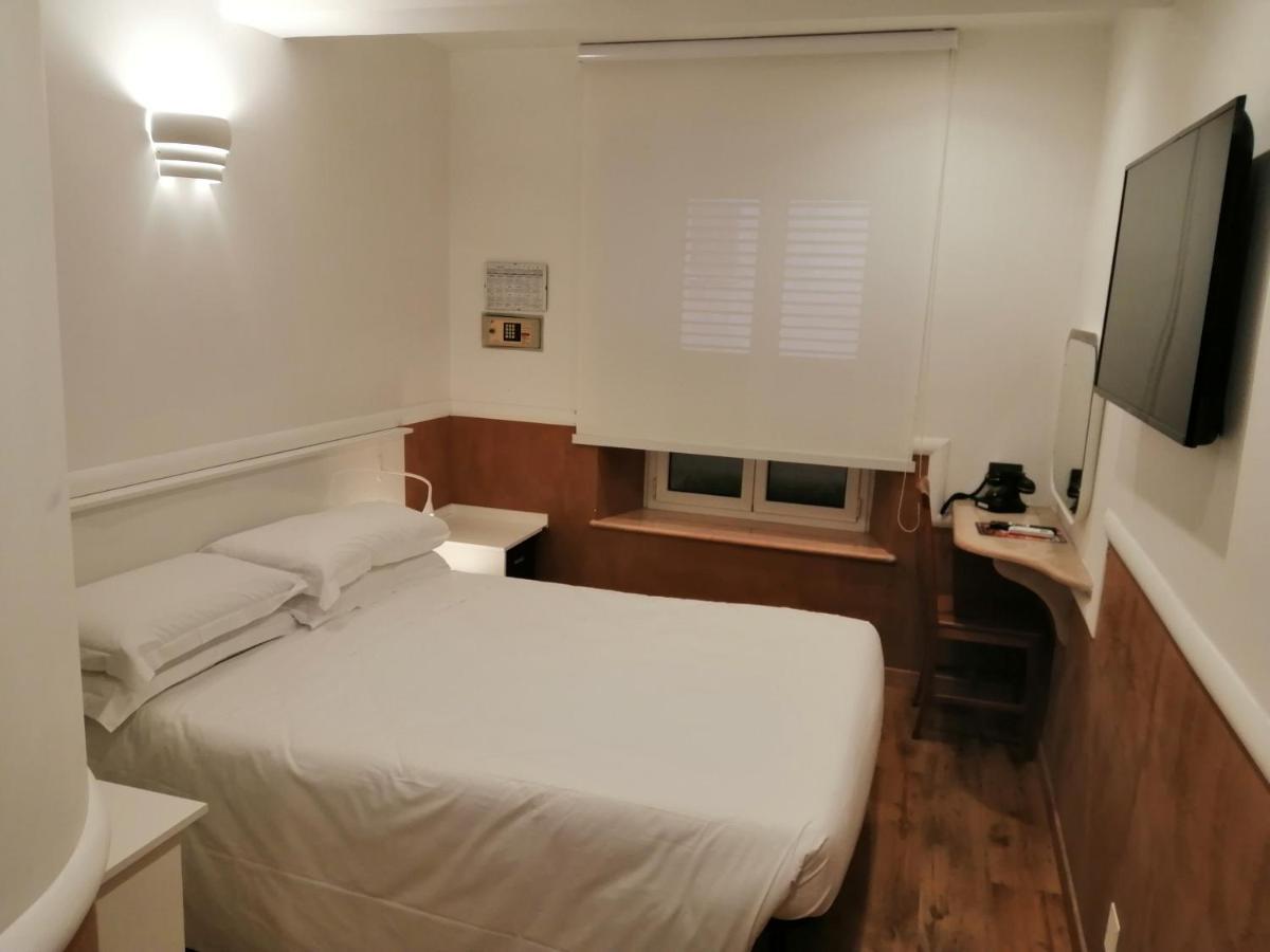 Double or Twin Room,1209423373:JPEG