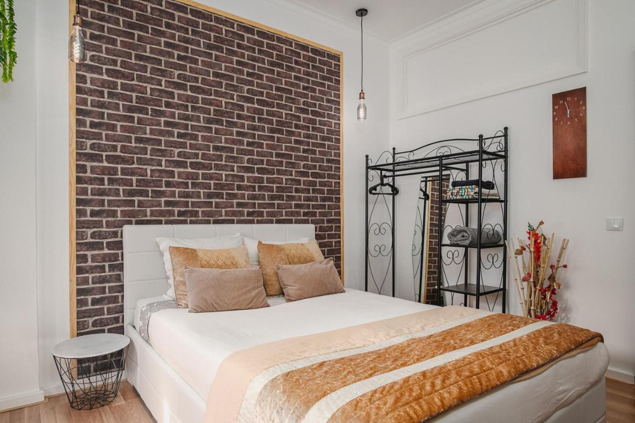 Double Room Shared Toilet