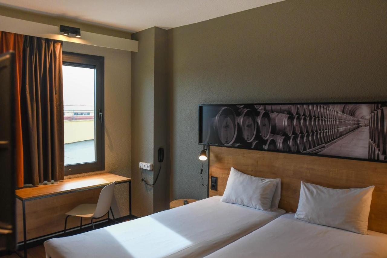 Standard Room Two Single Beds