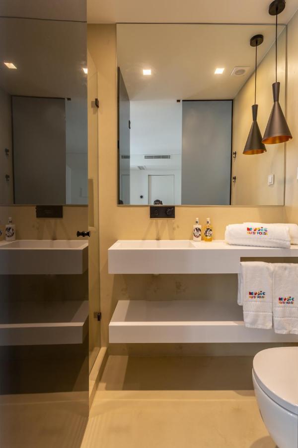 Twin Room Bathroom