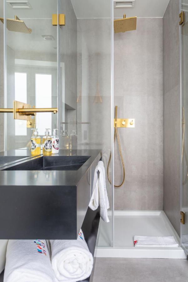 Twin Room Private Bathroom