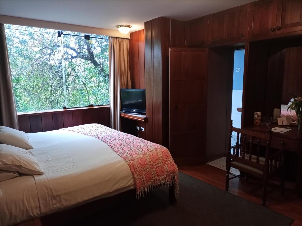 Queen Room