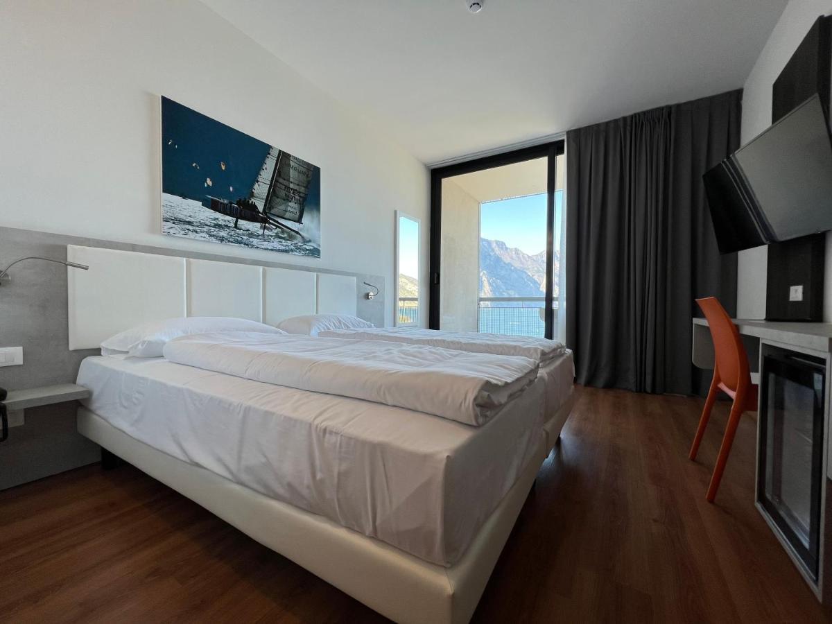 Double or Twin Room Lake View